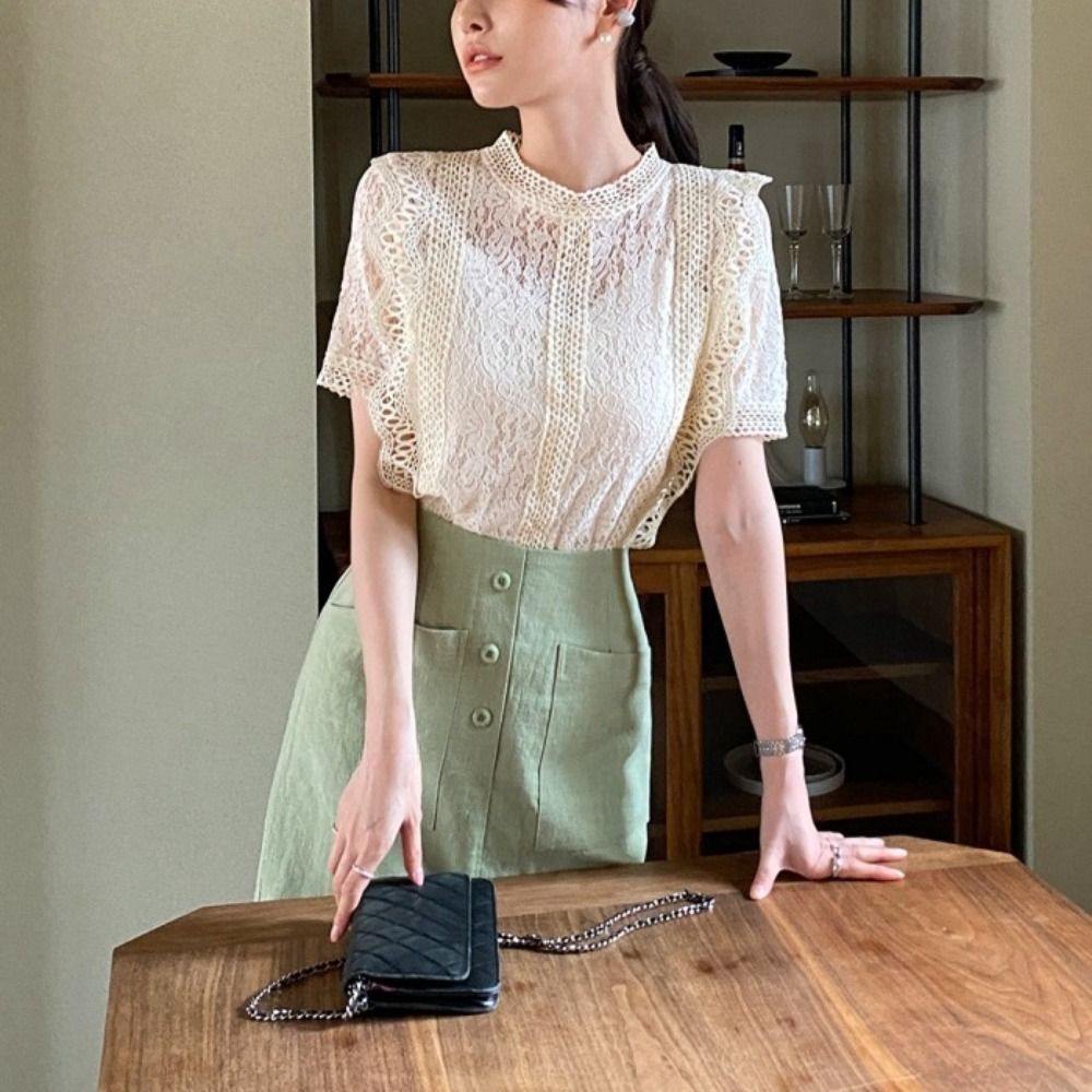 Crop Blouse Linen - Chemisier en dentelle élégant et chic